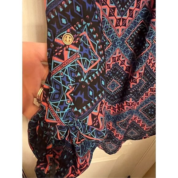 Wishful Park vibrant colorful
Pattern 3/4 sleeve blouse - Picture 6 of 8